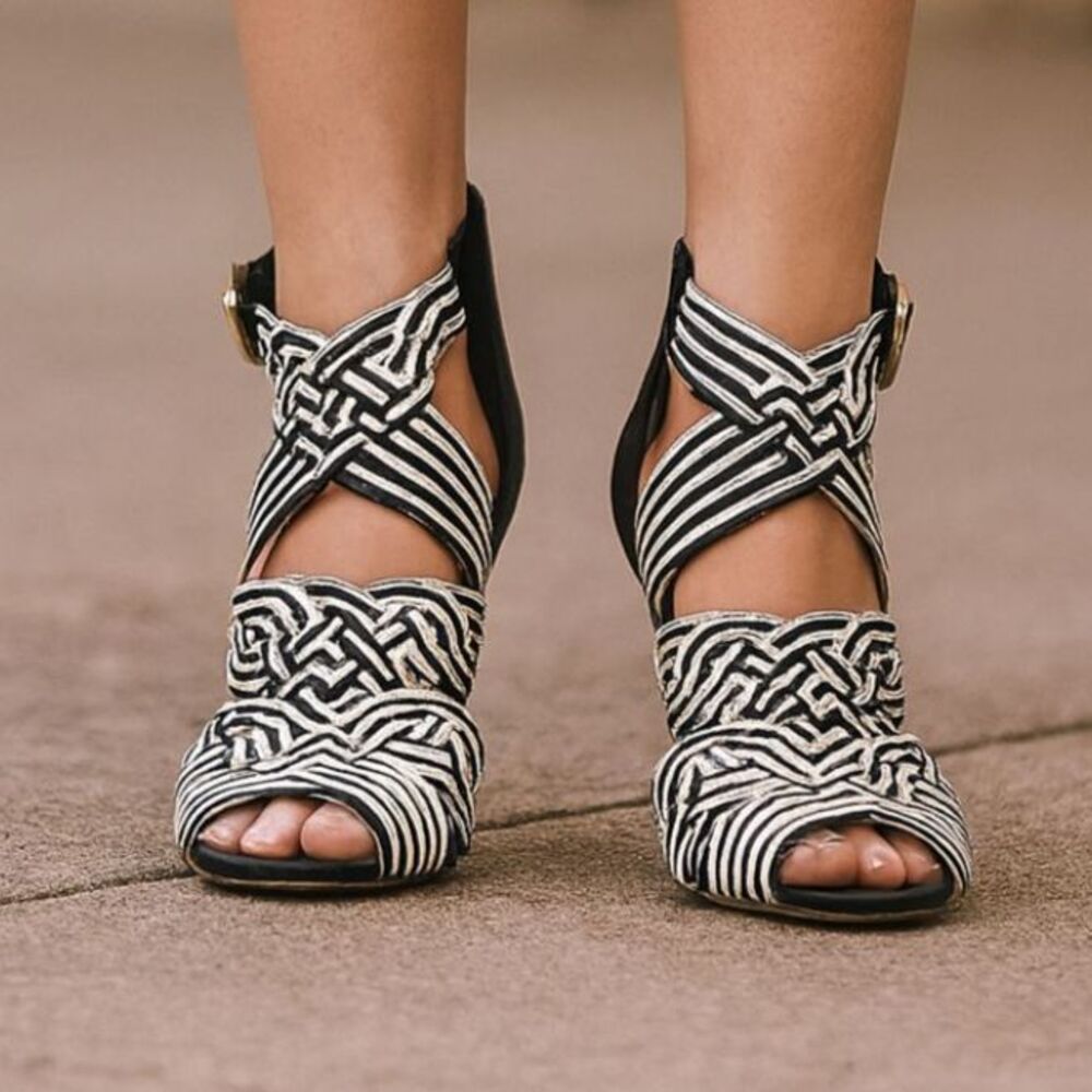 Kurt Geiger Black White Strappy Heels Shoes Women's Size EU 40 US 9.5